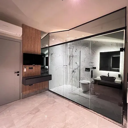 Lueks Versace Villasi, Sauna, Jakuzi, Hamam, Yuezme Havuzu Ve Barbekue Alani 别墅 费特希耶