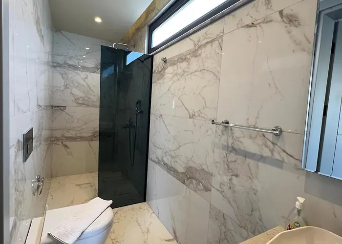 Lueks Versace Villasi, Sauna, Jakuzi, Hamam, Yuezme Havuzu Ve Barbekue Alani 费特希耶