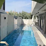 Lüks Versace Villası, Sauna, Jakuzi, Hamam, Yüzme Havuzu Ve Barbekü Alanı *