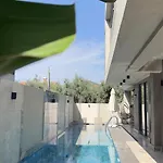 Lüks Versace Villası, Sauna, Jakuzi, Hamam, Yüzme Havuzu Ve Barbekü Alanı Villa Fethiye