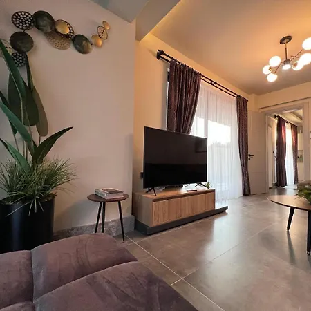 Villa Lueks Versace Villasi, Sauna, Jakuzi, Hamam, Yuezme Havuzu Ve Barbekue Alani Fethiye