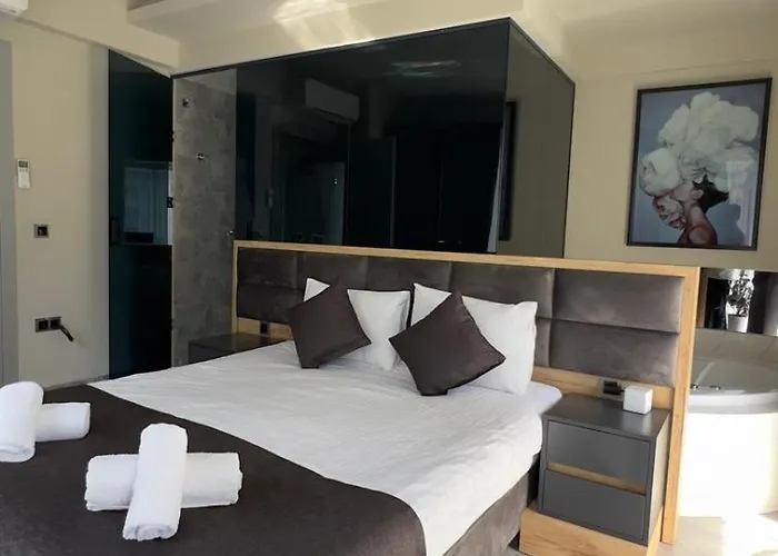 Villa Lüks Versace Villası, Sauna, Jakuzi, Hamam, Yüzme Havuzu Ve Barbekü Alanı Fethiye
