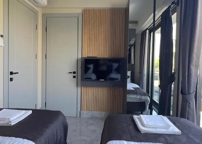 Villa Lüks Versace Villası, Sauna, Jakuzi, Hamam, Yüzme Havuzu Ve Barbekü Alanı *