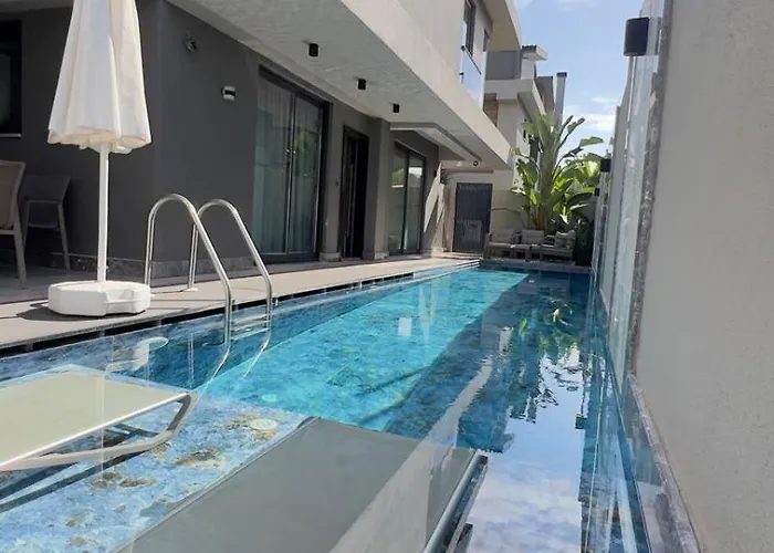 Вилла Lueks Versace Villasi, Sauna, Jakuzi, Hamam, Yuezme Havuzu Ve Barbekue Alani Фетхие